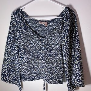 floral print scrunch top with flowy sleeves